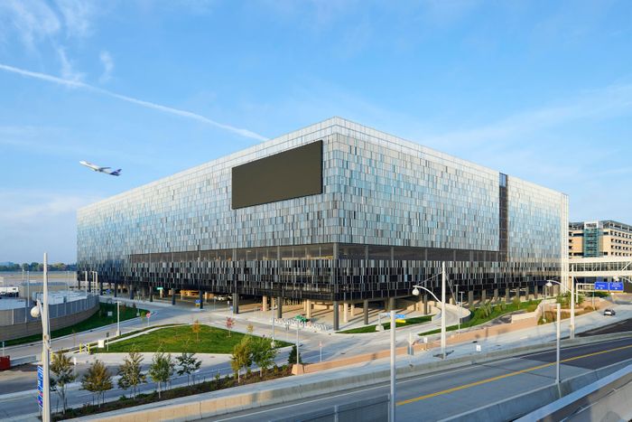 The New Silver Ramp and the Minneapolis-st. Paul International Airport Opens a 21st Century Gateway for Transit Connection