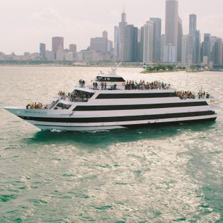 Boat Party Chicago - Cruises on Lake Michigan