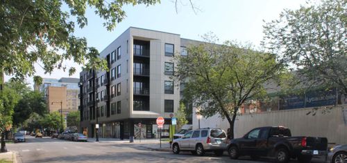 Portrait welcomes residents at 948 W. Sunnyside
