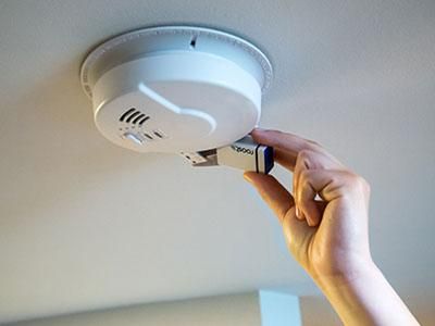 Chicago Fire Commissioner Opposes New Smoke Detector Proposal for City’s Oldest Residential Buildings