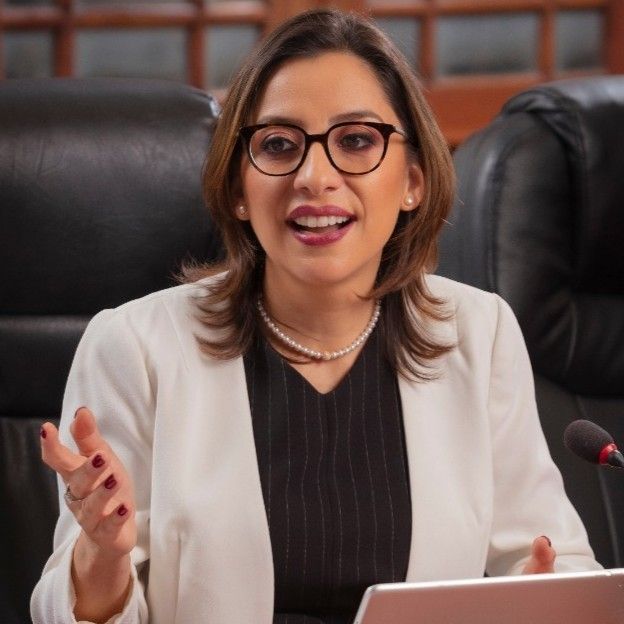 Perla J. Castro