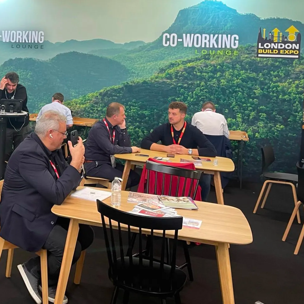 CO-WORKING LOUNGE