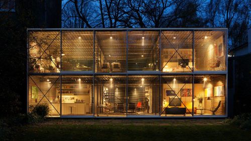 Hopkins House is a high-tech home for two of the pioneers of the movement