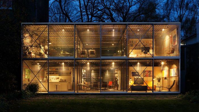 Hopkins House is a high-tech home for two of the pioneers of the movement