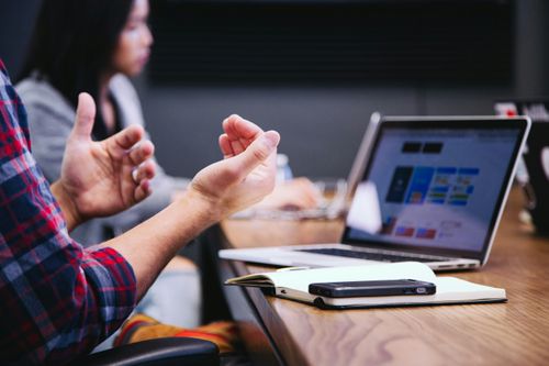 How To Use Your Speaker Profile To Network - Top Tips
