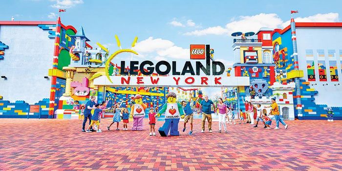 Legoland new york construction shop