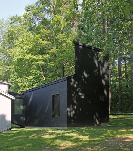 New York firm O'Neill McVoy Architects Creates Black Double Square Studio