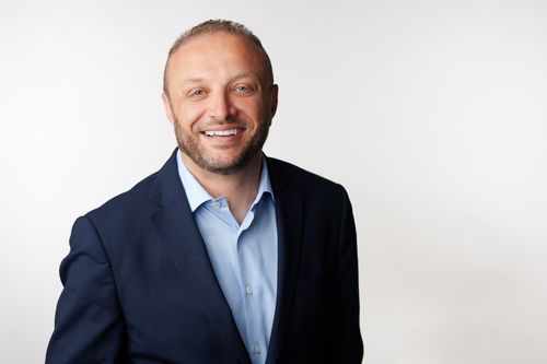 Hussein Cholkamy - Eyrus