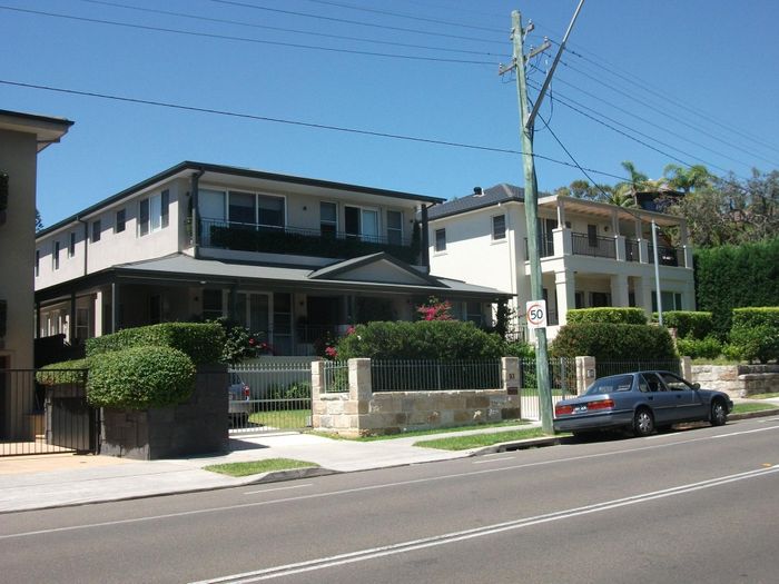 Australian Property Price Boom Since 2005, but Former RBA Governor Ian Macfarlane Can’t Foresee a Crash Coming