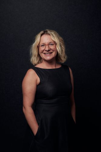 Lauren Oneile - Gray Puksand