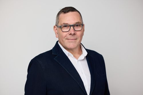 Julian Sutherland - JLL