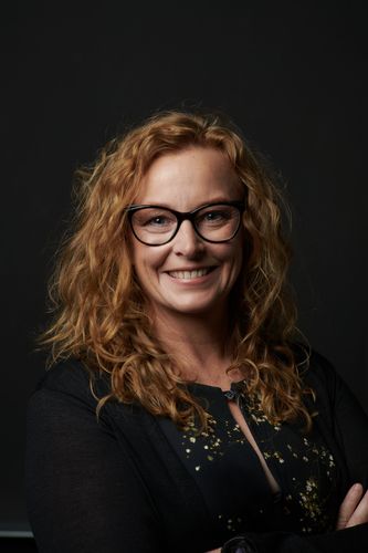 Kelly Wellington - Gray Puksand