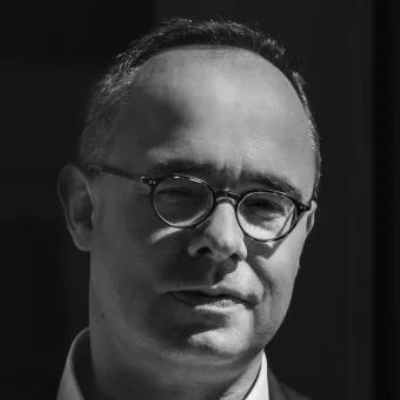 Prof. Dr. Sascha Steffen