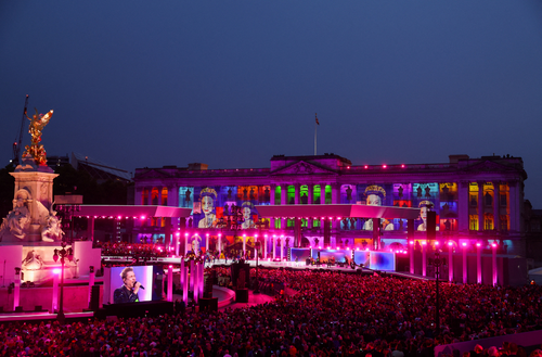 Royal Party – Cameo illuminates the Queen’s 70th anniversary at Buckingham Palace