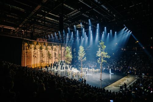 The Contract – European Capital of Culture Kaunas stages closing event with 300 Cameo spotlights