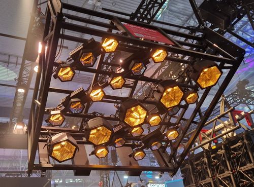 LIGHTING POD