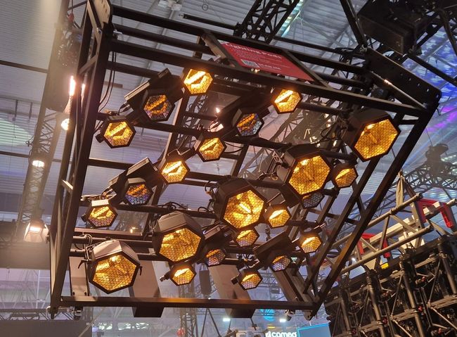 LIGHTING POD