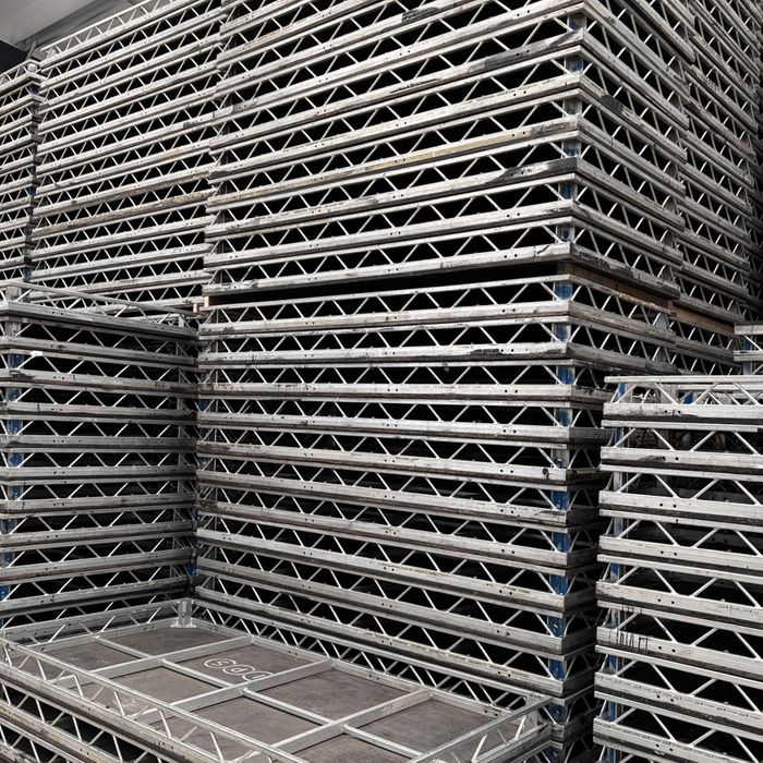 Massive hire stocks of LiteDeck Staging