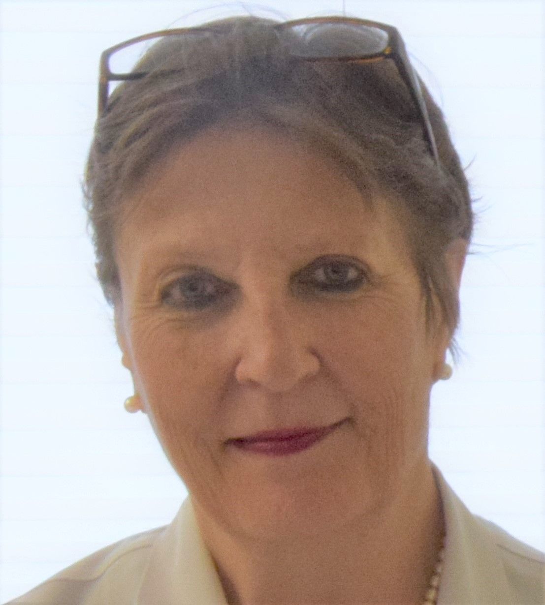 Dr Ursula Wolf