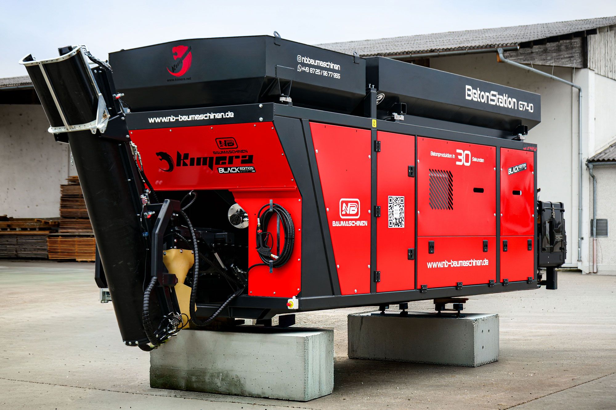 Kimera G740 gravimetric mixer unit shown in static configuration with integrated aggregate hoppers and mixer