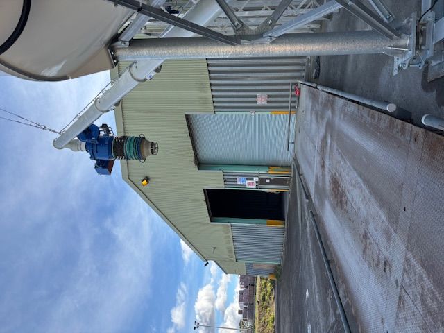 Big-Bag Decanting, Storage and tanker filling system.