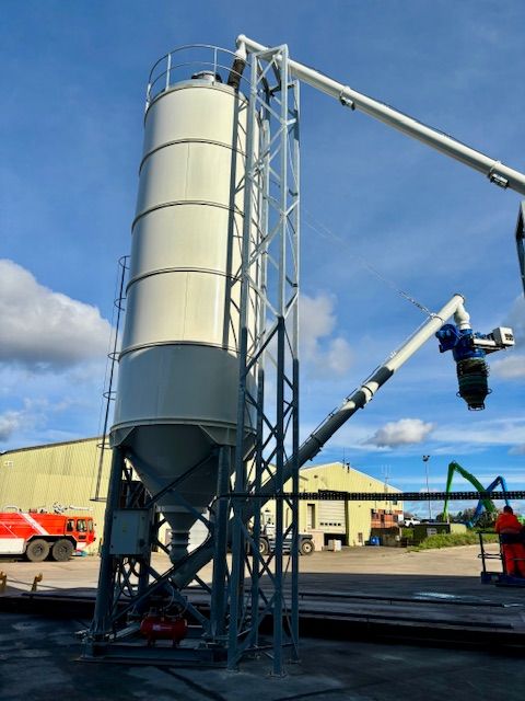 Big-Bag Decanting, Storage and tanker filling system.