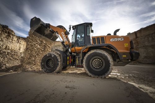 CASE launch new 651G Evolution wheel loader