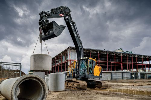 Hyundai expand Next Generation range with HX210L excavator