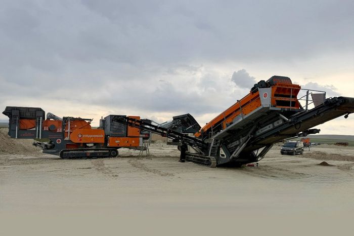 Polygonmach: From extraction to construction