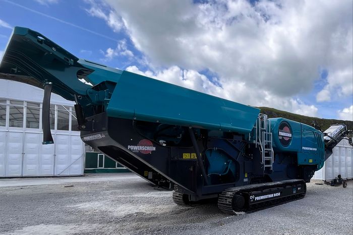 Premiertrak R450 on show with PowerX Equipment