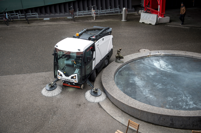 C202 - Compact Sweeper