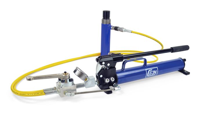 UHP manual pumps - Manual pumps for ultra high-pressure hydraulics