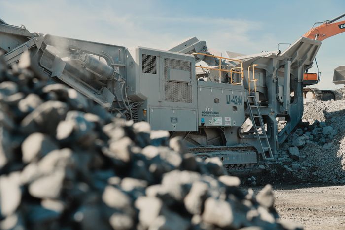 Lippmann 4244i & 4244i-r Tracked Impact Crushers