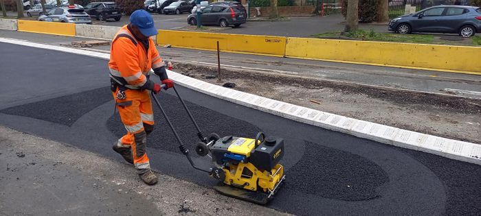 BOMAG's compact electric vibratory plates, versatile in earthworks, asphalt construction and paving.