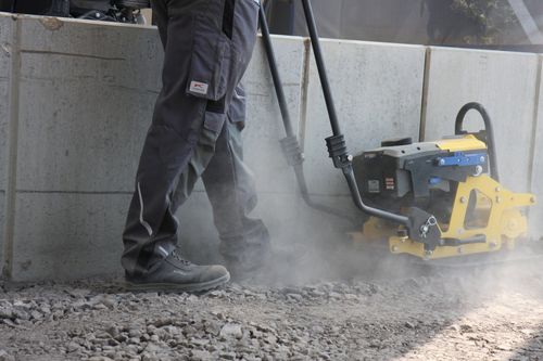 BOMAG's compact electric vibratory plates, versatile in earthworks, asphalt construction and paving.