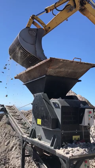 Electric jaw crusher