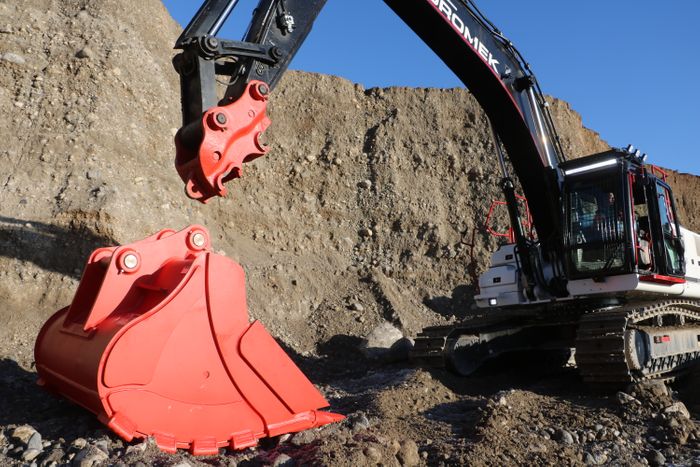 Extreme Rock Bucket