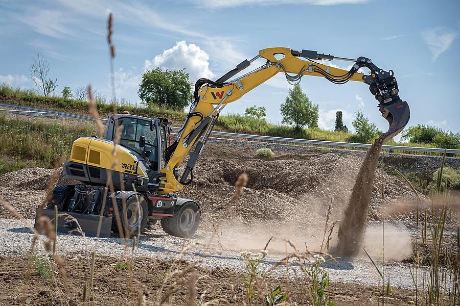 Wheeled Excavator EW100: Innovative thinking - the future of wheeled excavators