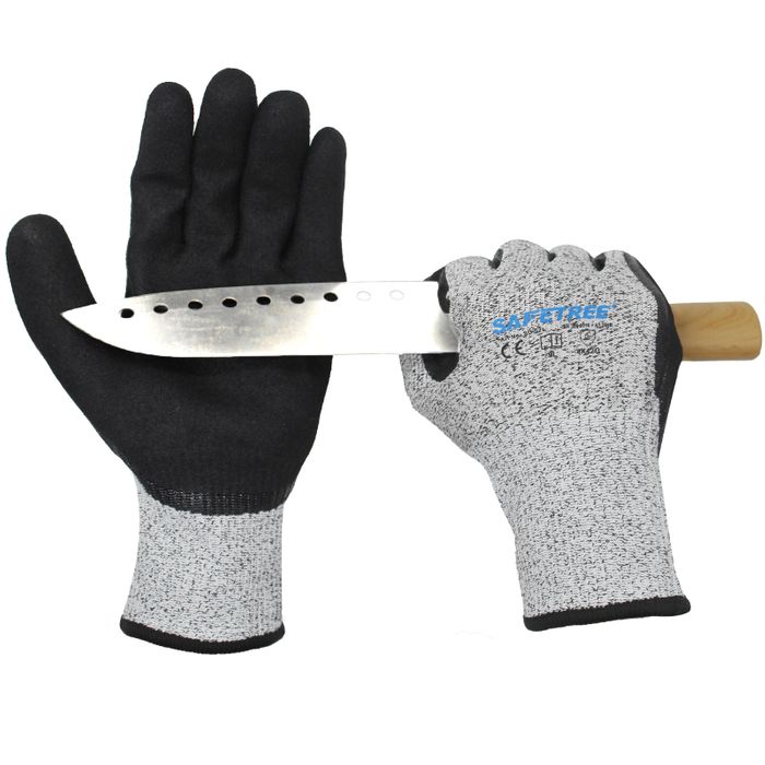 Protective glove against mechanical risks