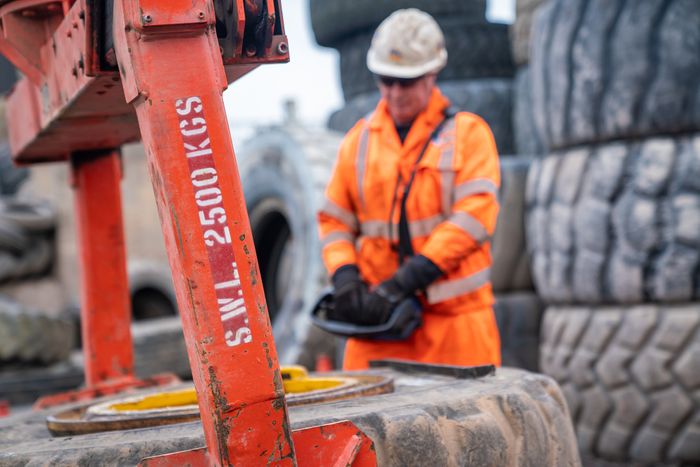IMI-Certified Earthmover Tyre Technicians