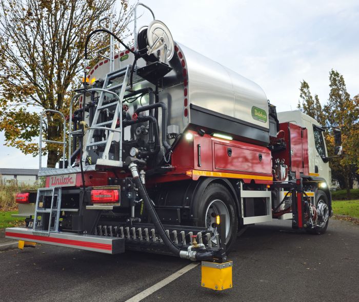 Bond Coat sprayer with Bitumen Joint Sealer