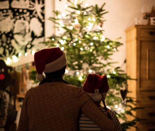 Top tips to support people with dementia this Christmas
