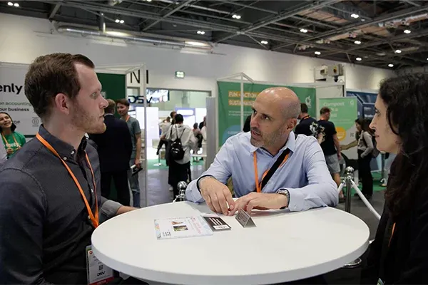 Show Floor Networking at Reset Connect London