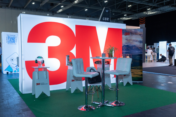 Standard Package - Show Floor at Reset-Connect London