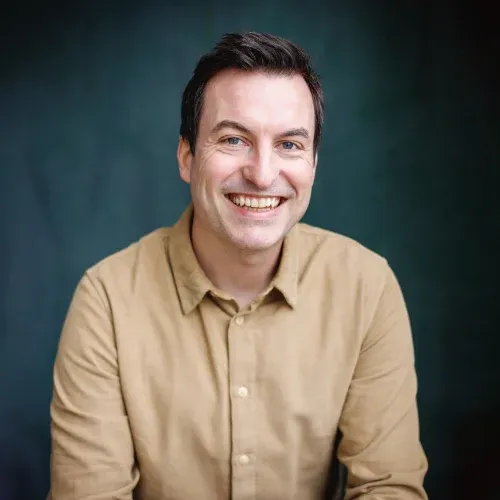 Speaker image for Alex Robinson