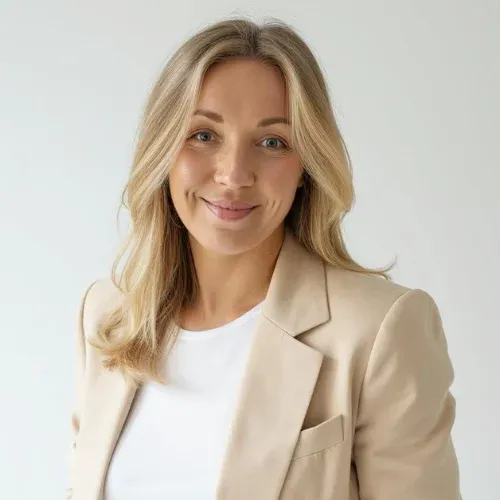 Speaker image for Hannah Cool