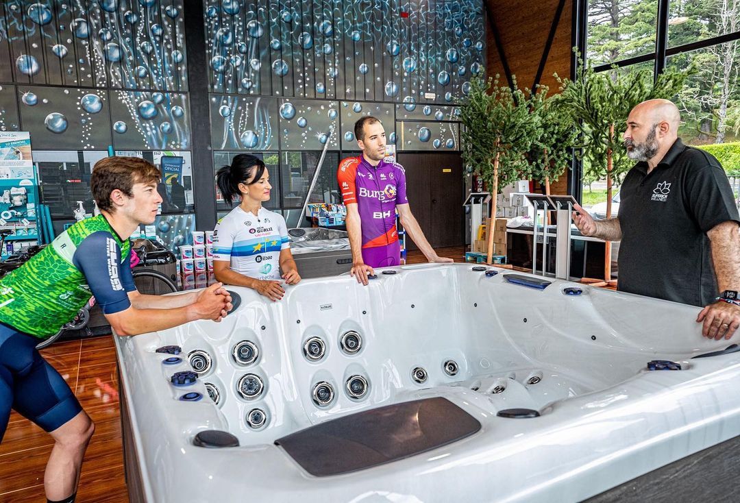 SUPERIOR WELLNESS - Professional cyclists put hot tubs to the test