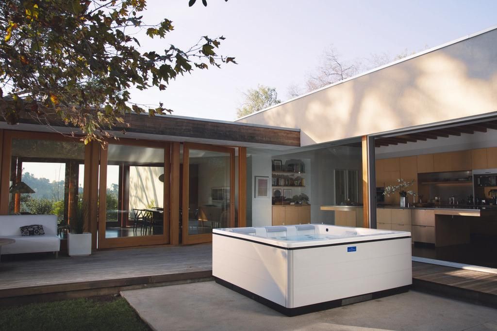 Hot tubs from Villeroy & Boch – New control systems save energy and are even easier to use