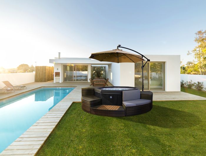 POOLSTAR - The Octopus : a high-end semi-rigid spa