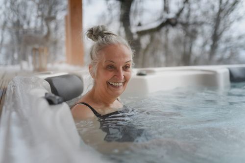 New University Research Suggests Regular Hot Tub Use May Support Memory and Reasoning in Healthy Older Adults